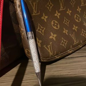 🆕💎Beautiful Swarovski Rollar Ball Pen filled with Crystals